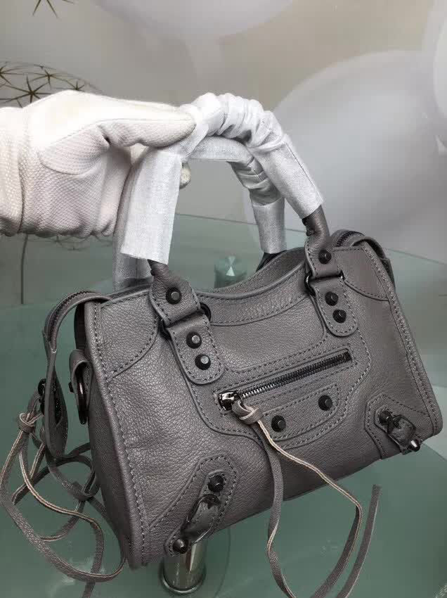 BALENCIAG巴黎世家 原單品質 經典代表作機車包 山羊皮黑錠款 可手提單肩斜跨  BL1038